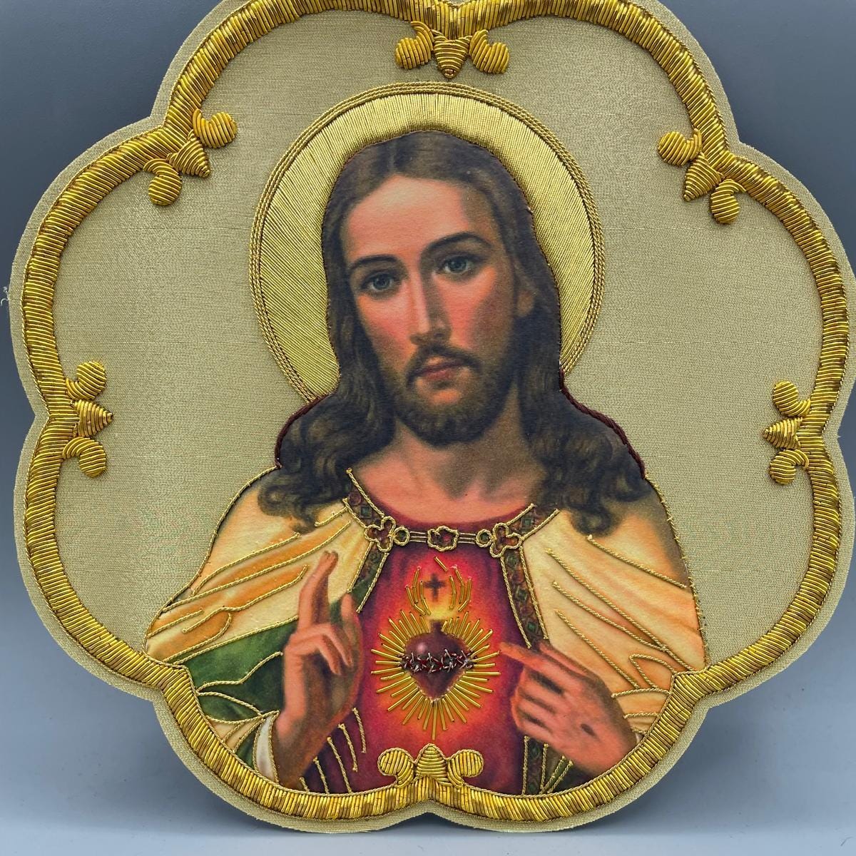 Icona Sacro Cuore di Gesù Ricamata a Mano in Filo Oro 21x21 cm
