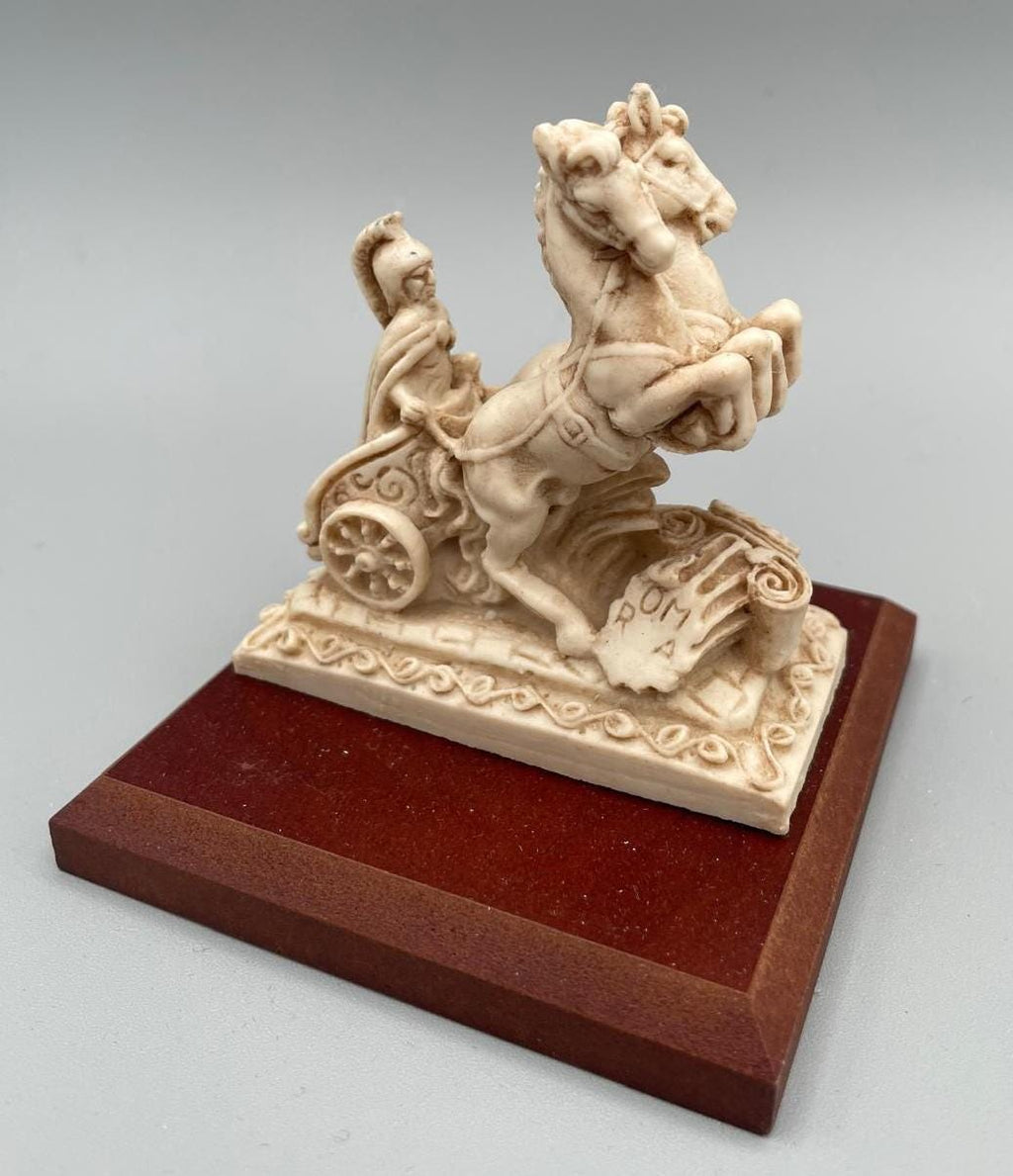 Decorative resin Roman chariot on a wooden base – 10 x 9 x 8 cm