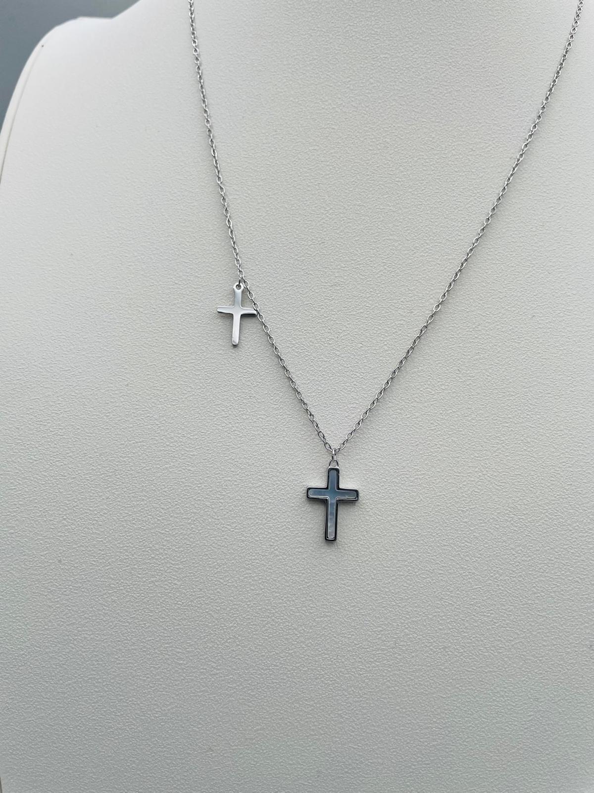 Collana con pendente a doppia croce