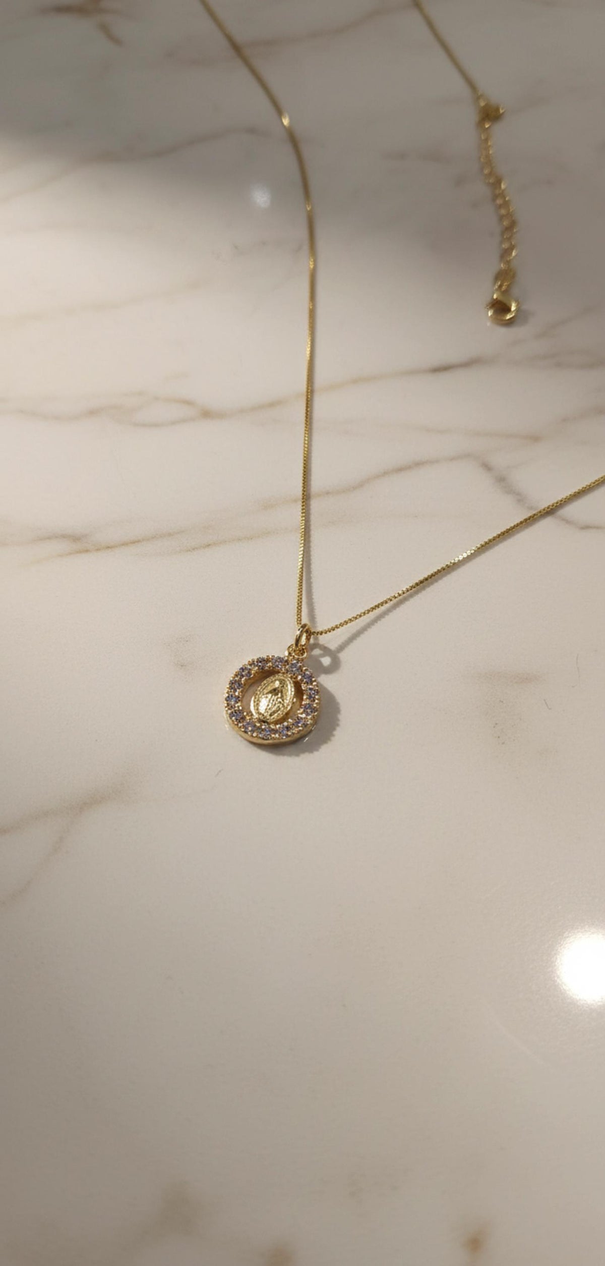 Collana Medaglia Miracolosa con zirconi e catenina in argento 925 placcata oro – 50 cm