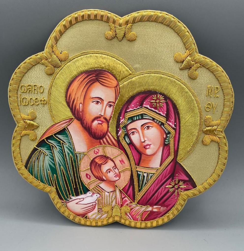 Icona Sacra Famiglia ricamata a mano con filo oro – 22 x 22 cm