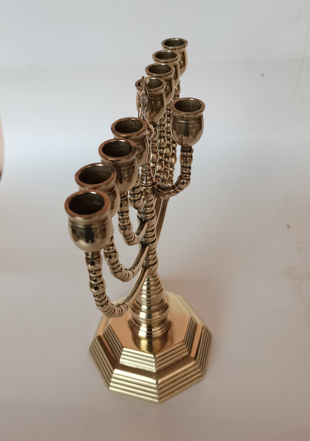 Candelabro Ebraico Menorah 9 bracci in ottone lucido