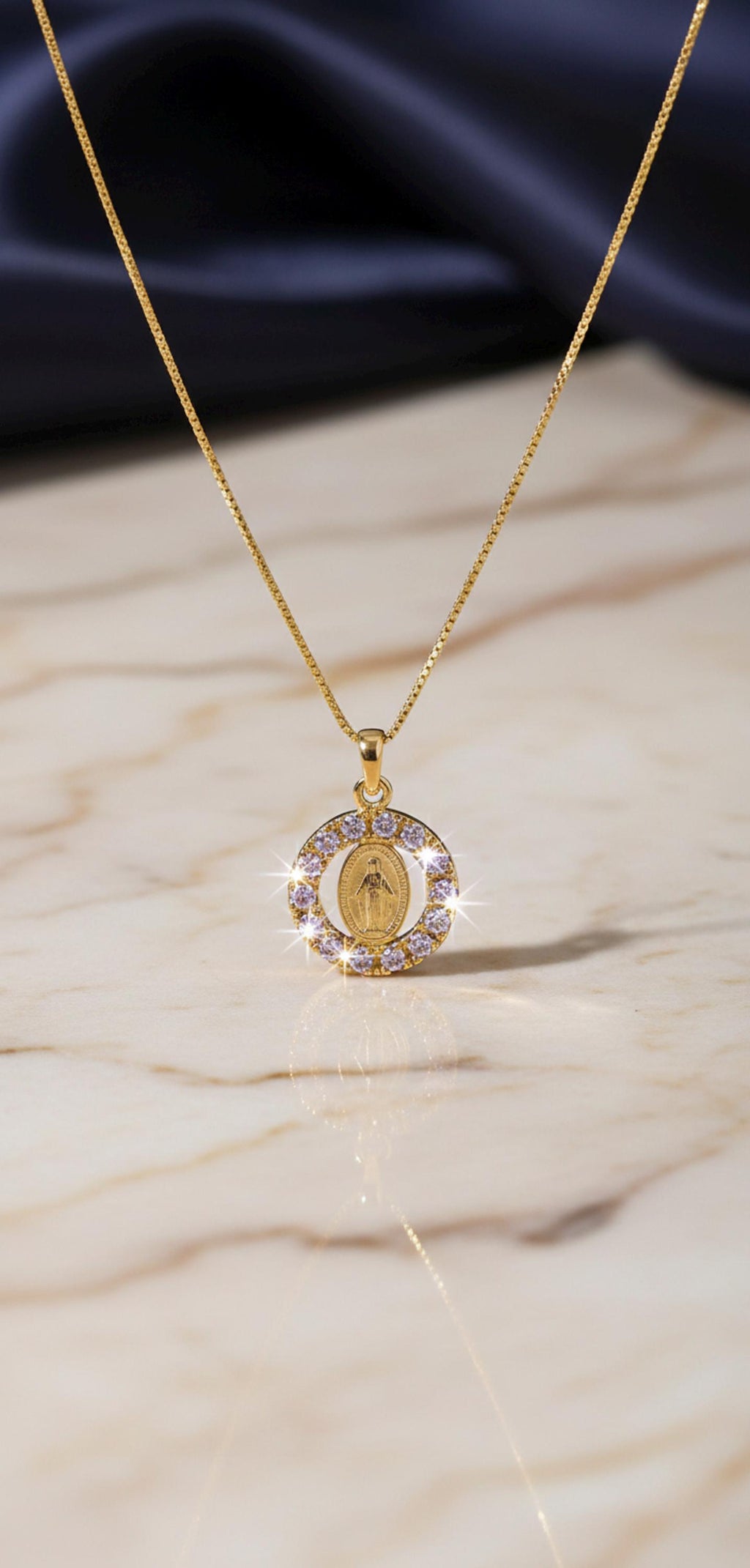Collana Medaglia Miracolosa con zirconi e catenina in argento 925 placcata oro – 50 cm