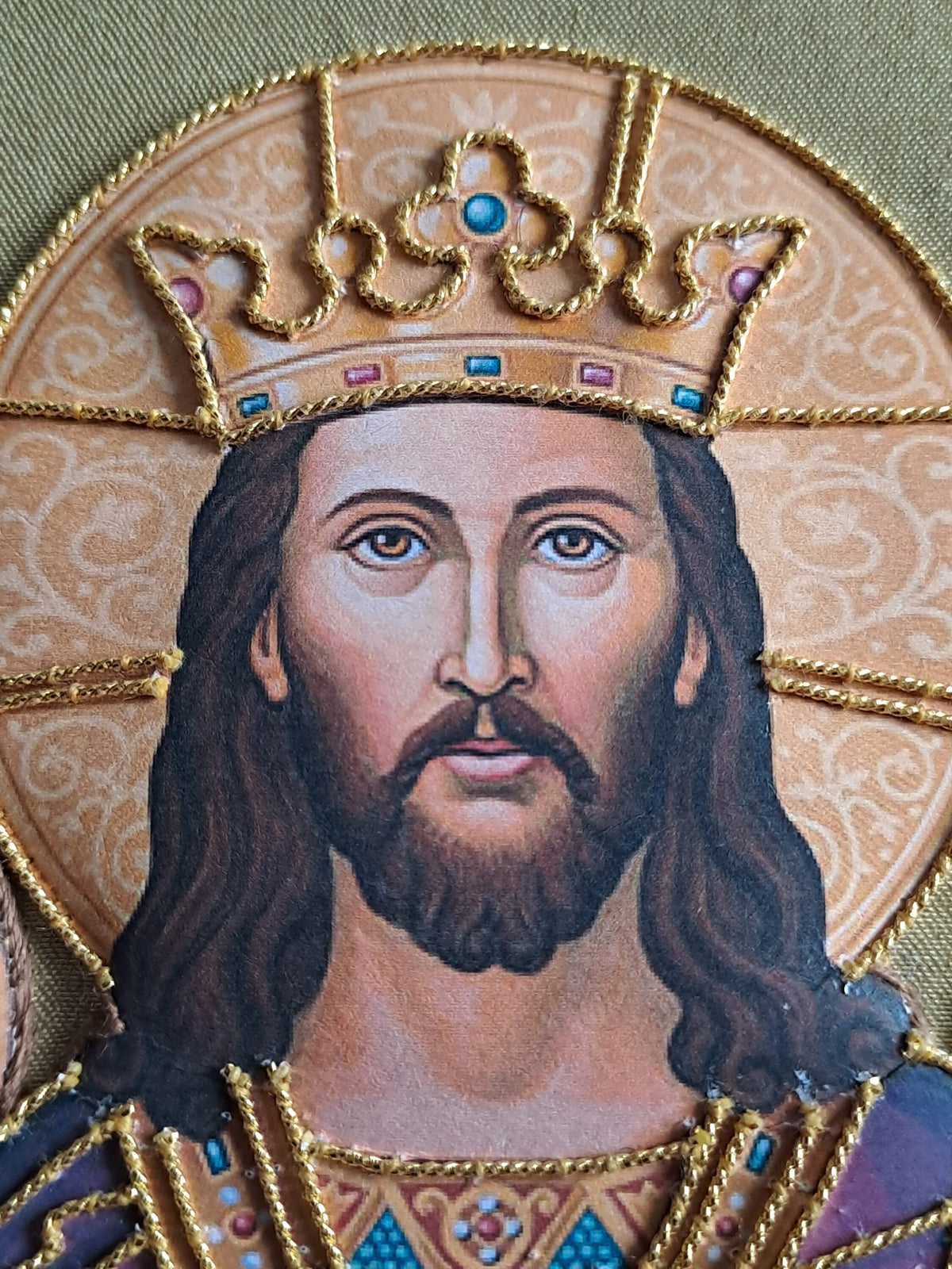 Icona Cristo Re ricamata a mano con filo oro