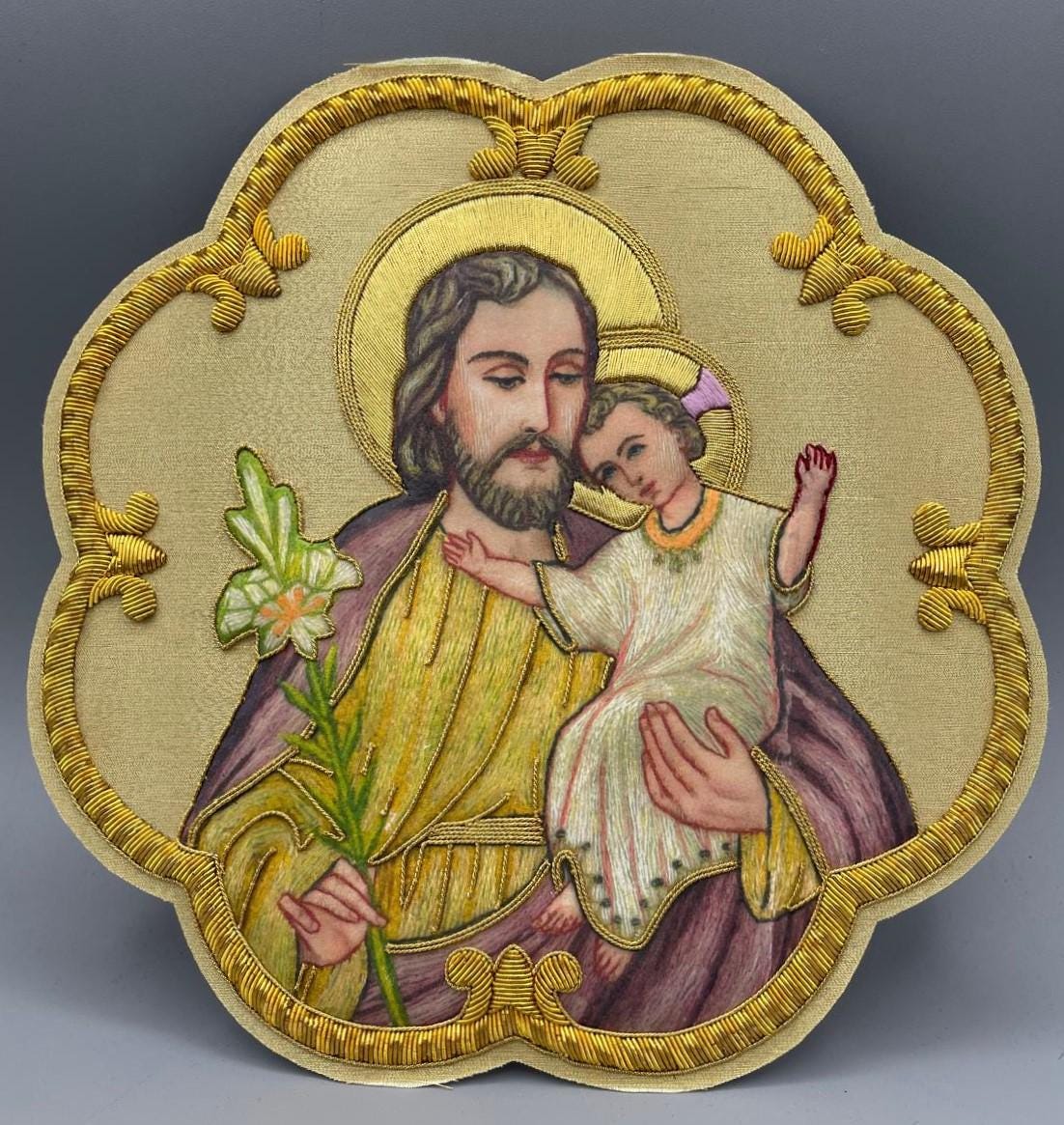 Icona San Giuseppe e Gesù Bambino con Giglio Ricamata in Filo Oro 21x21 cm