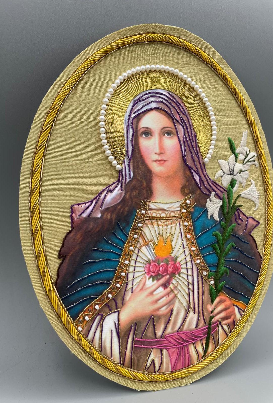 Icona quadro Sacro Ricamato – Madonna con Cuore Immacolato e Giglio