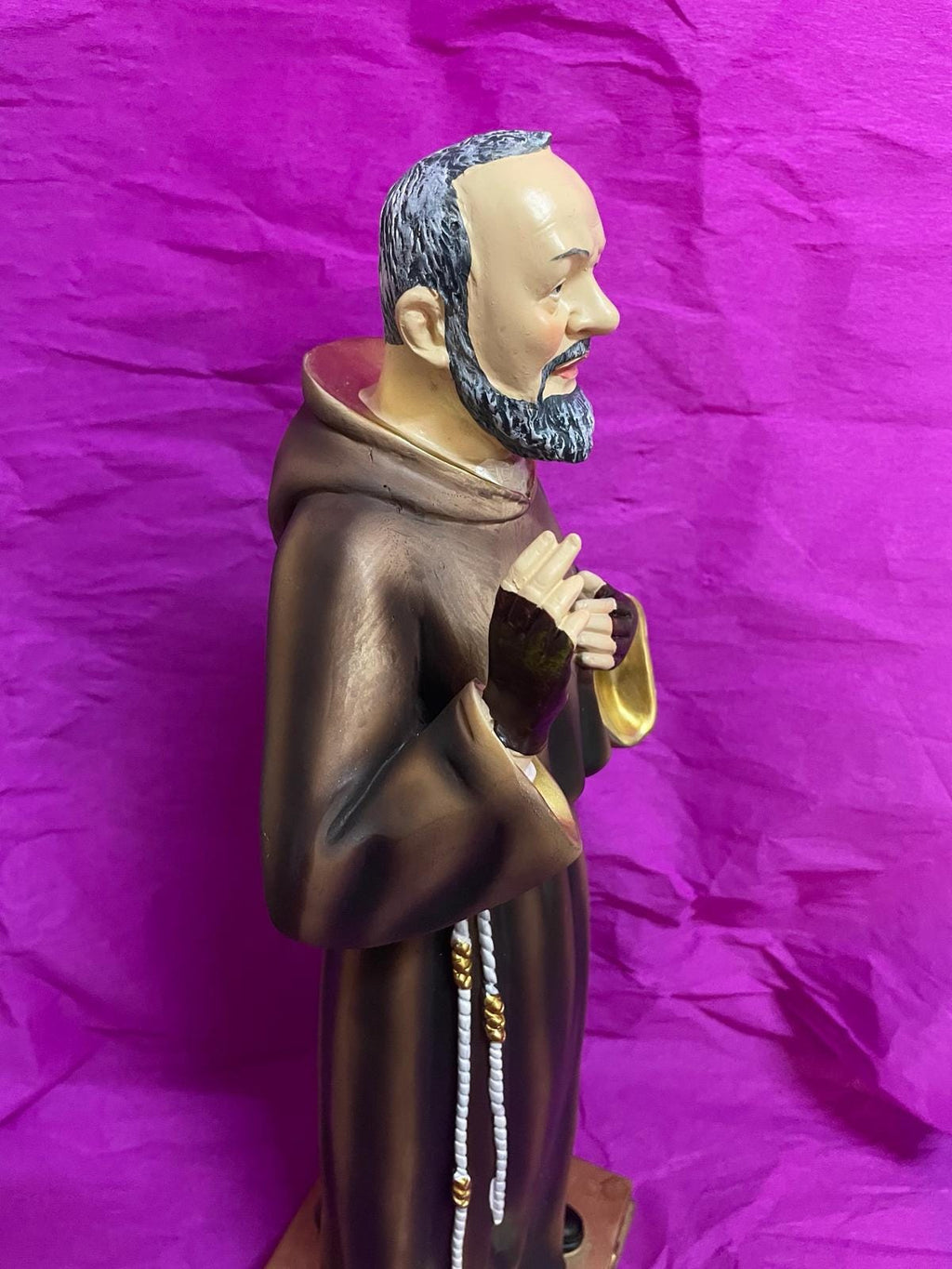 ピエトレルチーナの聖ピオ神父像（手塗りレジン製）– 43 cm