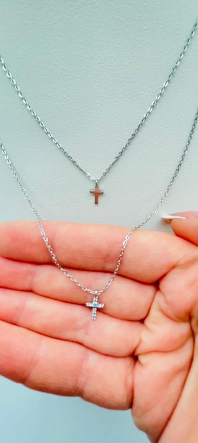 Collana multistrato color argento con due croci – cod. CAC-004