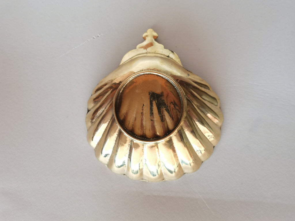 Conchiglia battesimale in ottone lucido – 15 x 13 cm