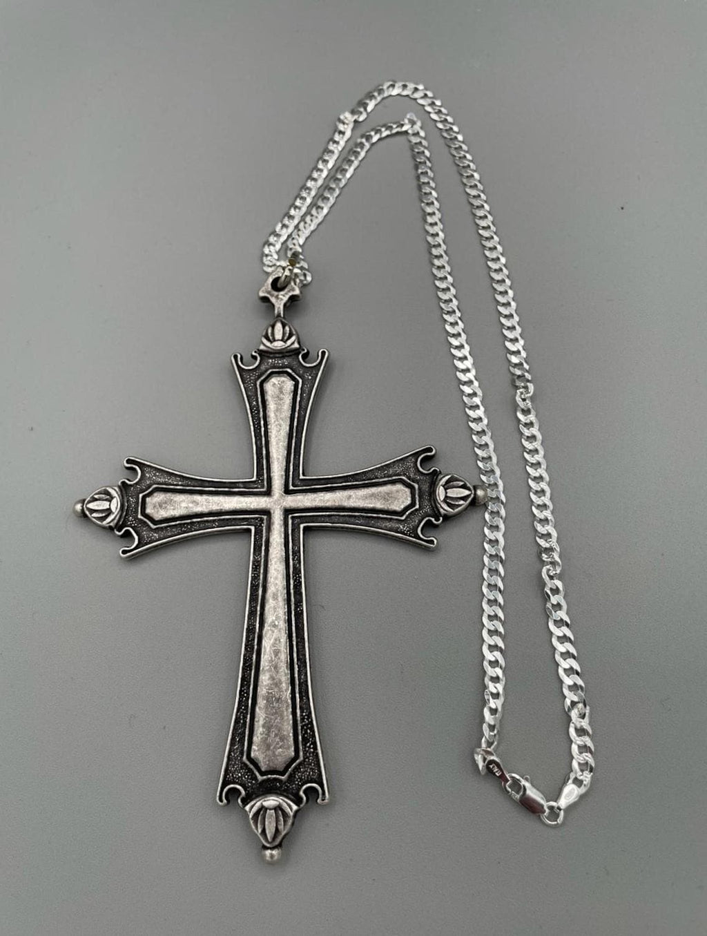 Catenina in argento 925 con replica della croce pettorale di Papa Leone XIV