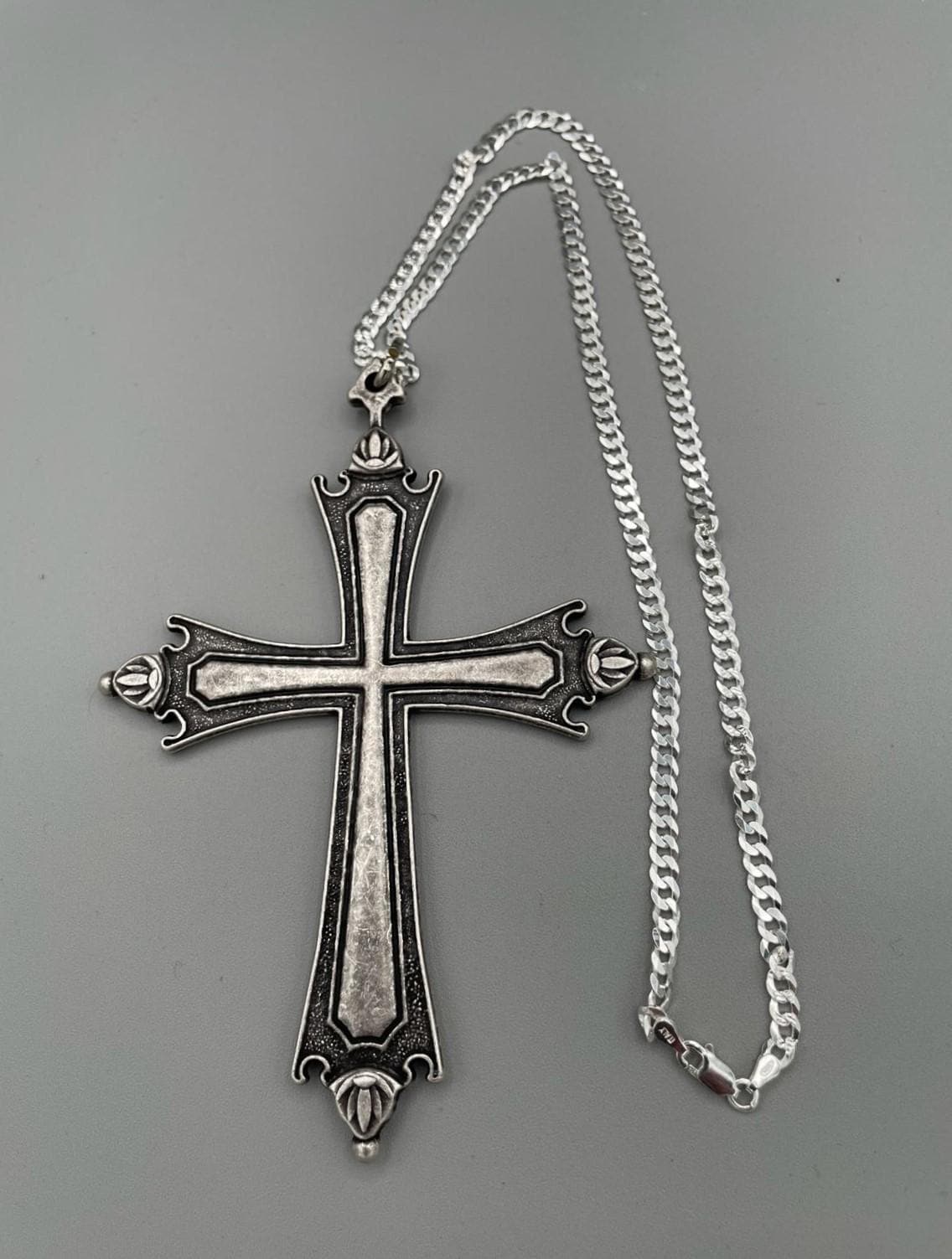 Catenina in argento 925 con replica della croce pettorale di Papa Leone XIV