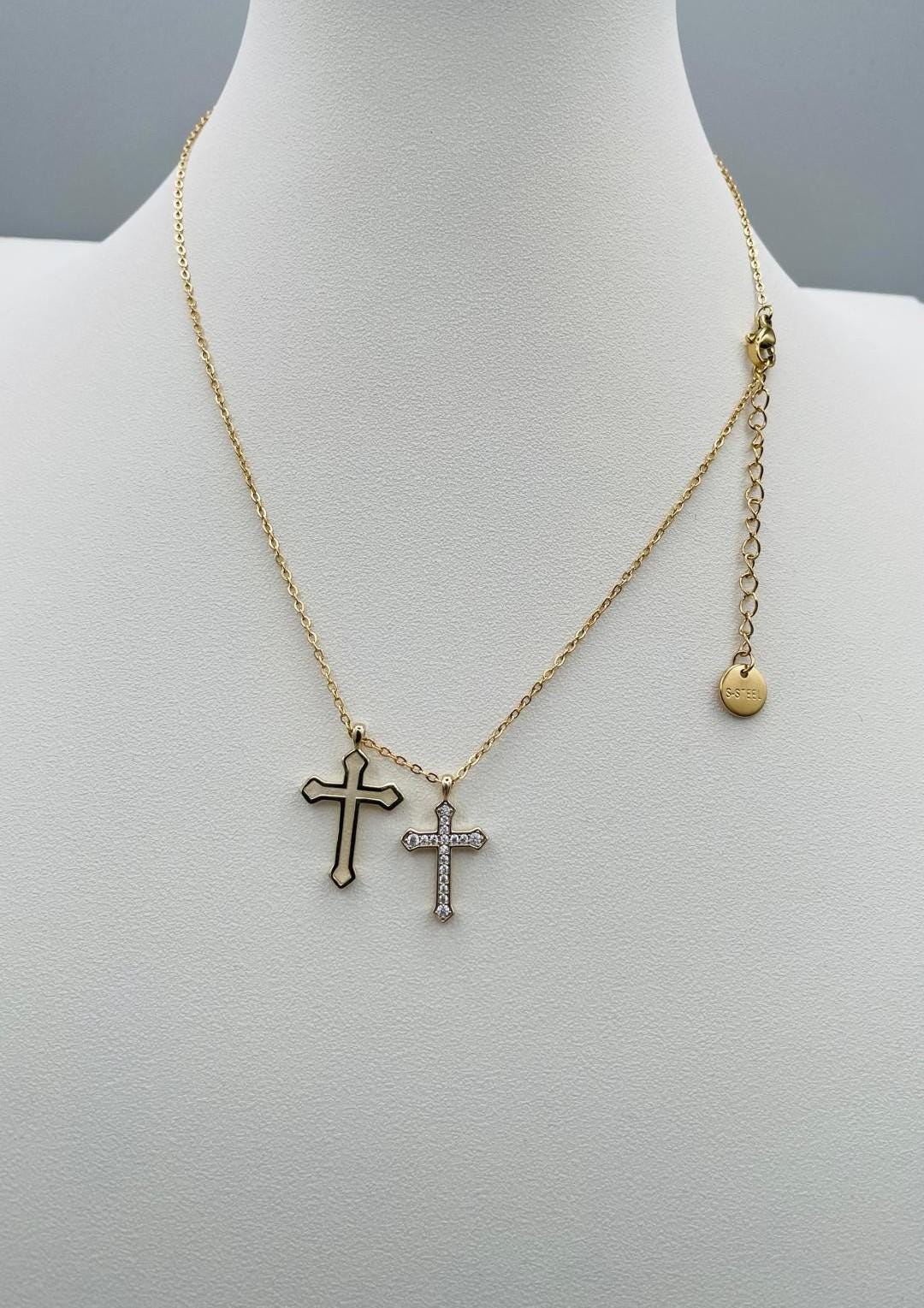 Collana color oro con doppia croce – cod. CAC-003