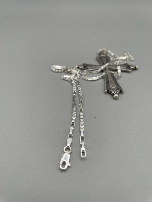 Silberkette mit Papst Leo-Kreuzreplik – 60 cm