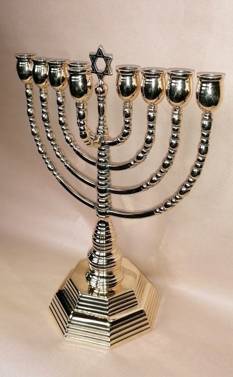Candelabro Ebraico Menorah 9 bracci in ottone lucido