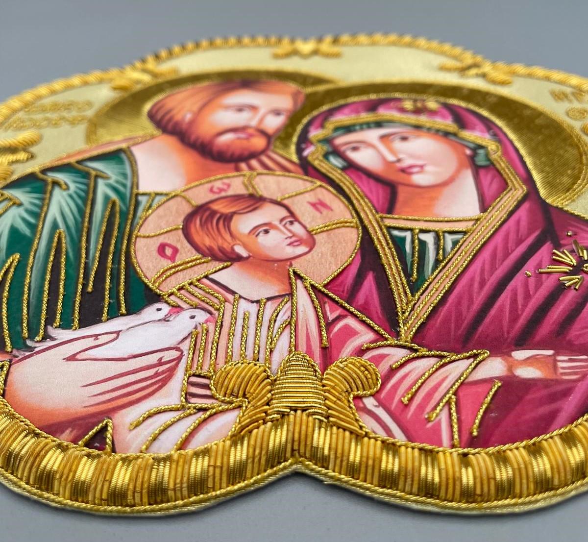 Icona Sacra Famiglia ricamata a mano con filo oro – 22 x 22 cm