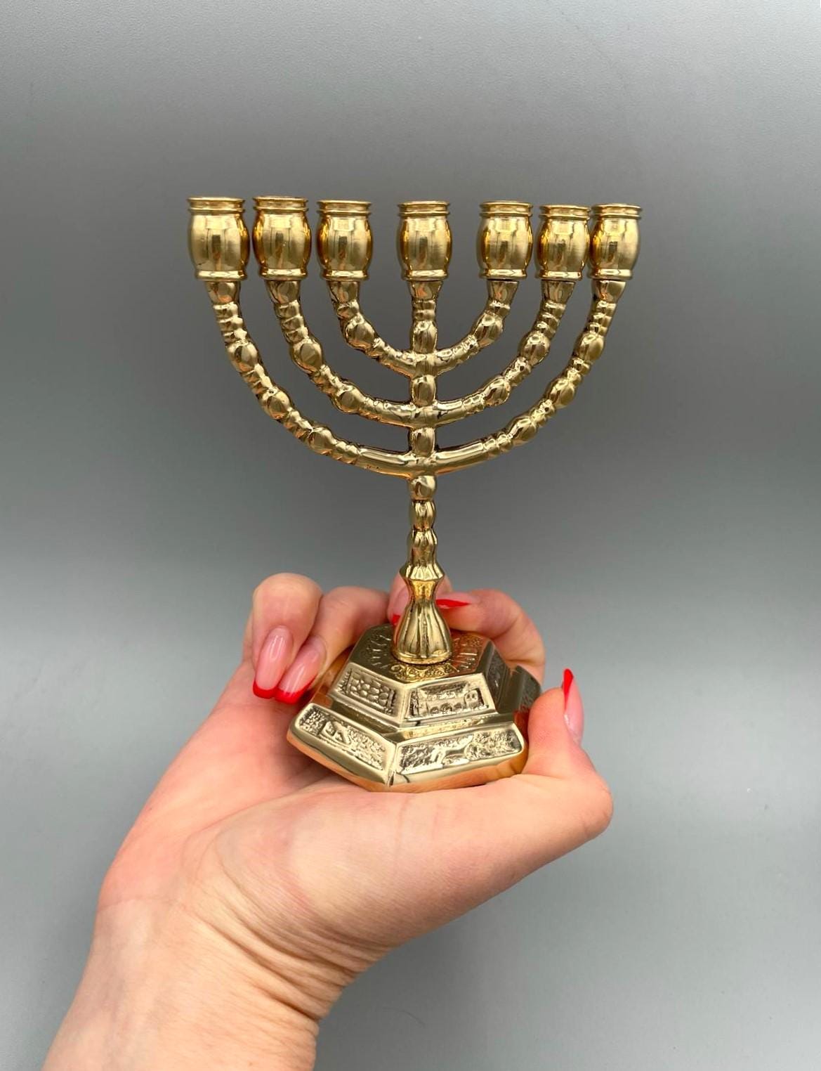 Menorah Vintage a Sette Bracci in Ottone Dorato – h 13 cm