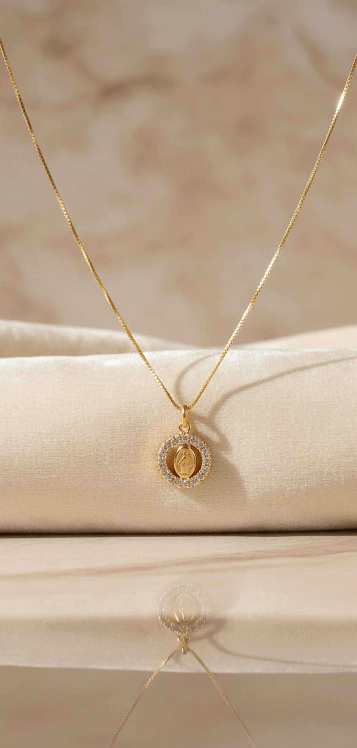 Collana Medaglia Miracolosa con zirconi e catenina in argento 925 placcata oro – 50 cm