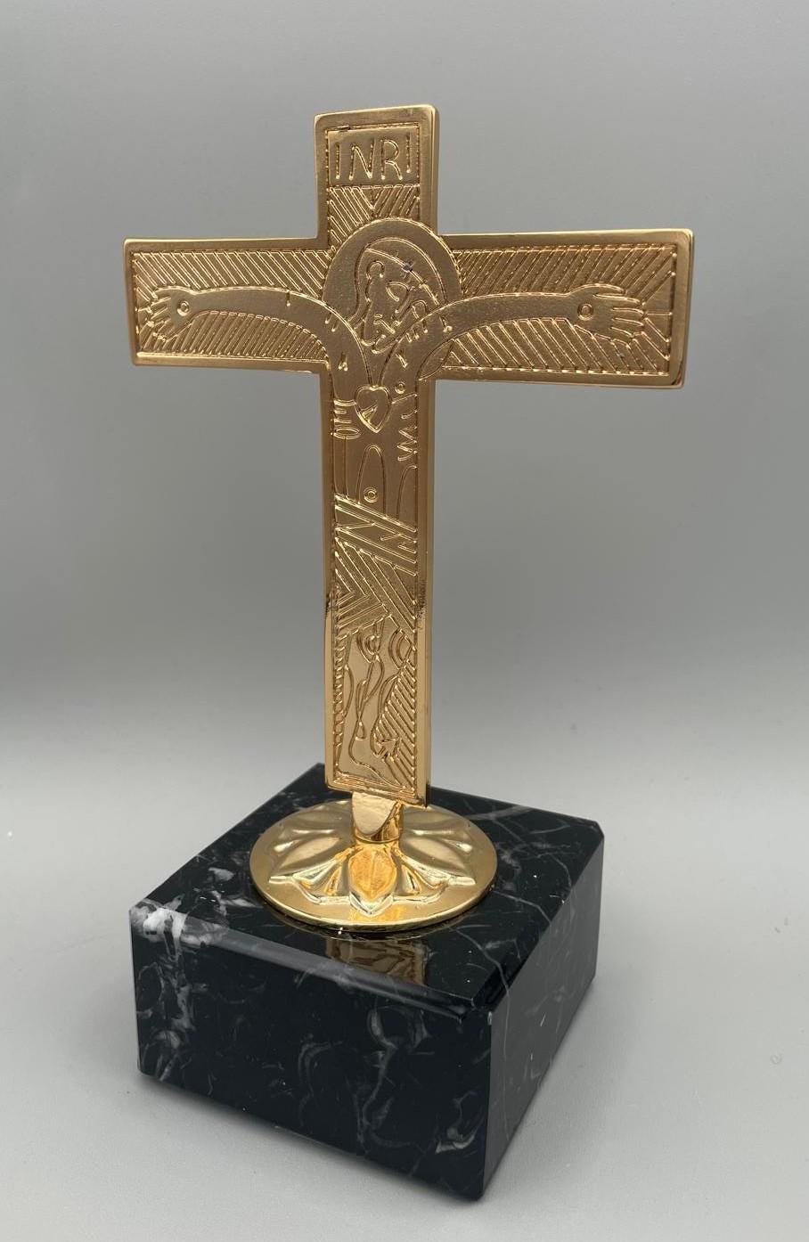 Croce familiare da tavolo in marmo nero e oro – cod. DBK205/11 D