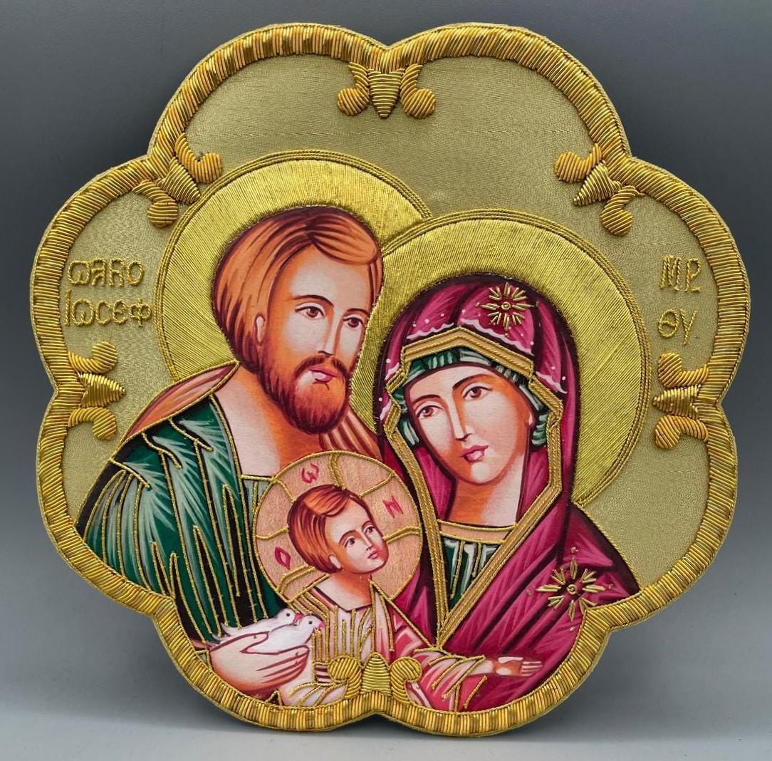 Icona Sacra Famiglia ricamata a mano con filo oro – 22 x 22 cm