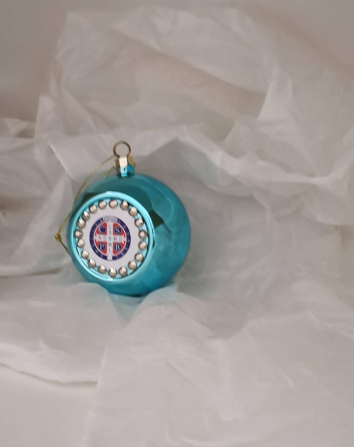 Pallina di Natale Blu Tiffany con Medaglia di San Benedetto