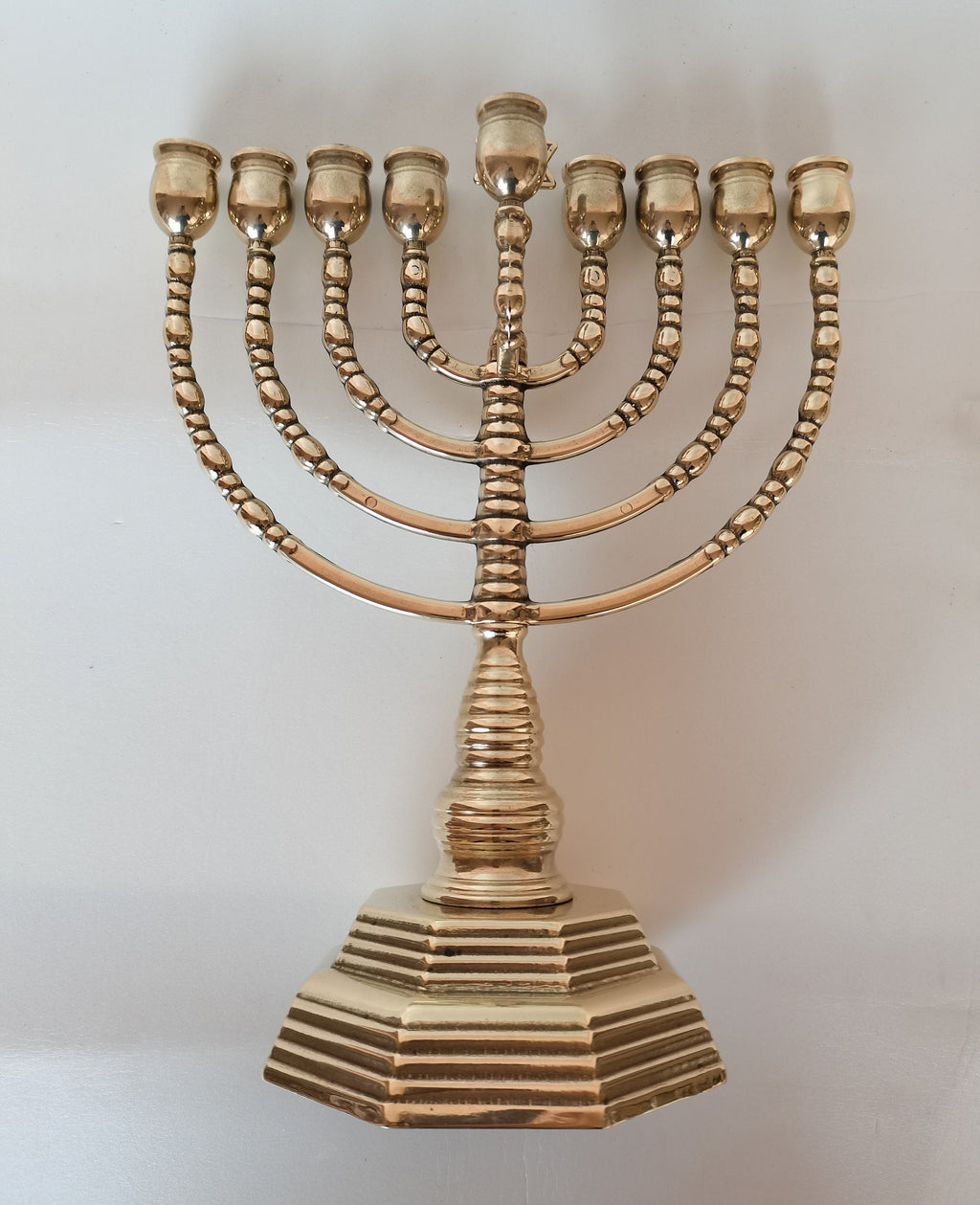 Candelabro Ebraico Menorah 9 bracci in ottone lucido