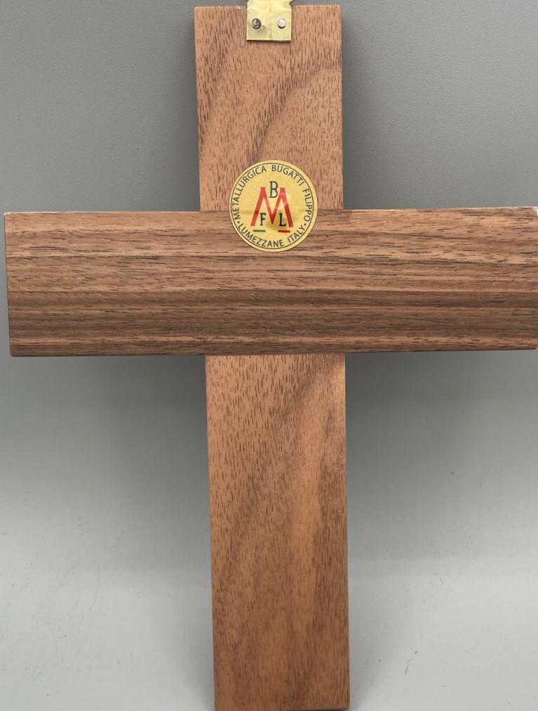 Crocifisso da parete in legno naturale con dettagli in ottone