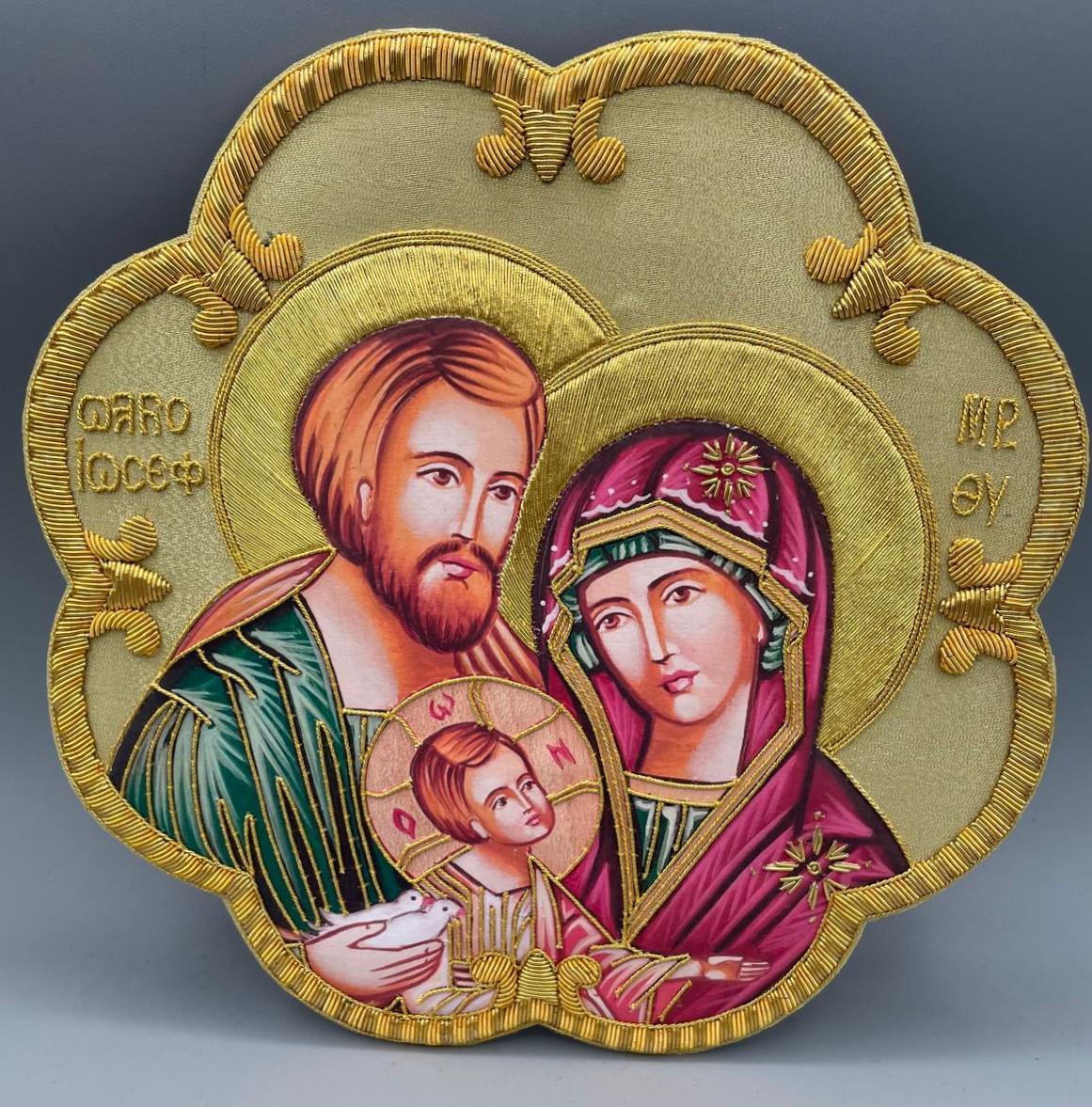 Icona Sacra Famiglia ricamata a mano con filo oro – 22 x 22 cm