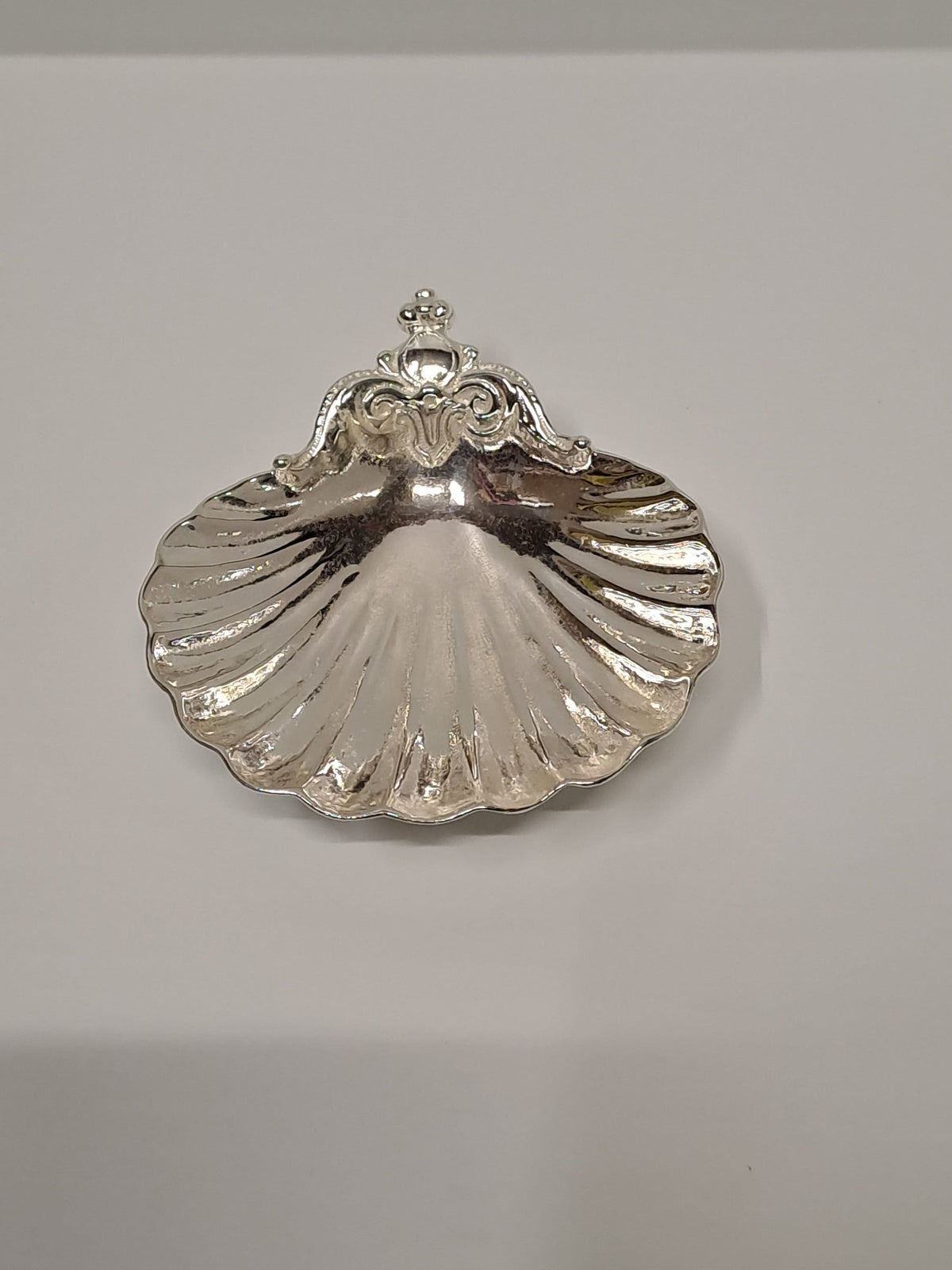 Conchiglia battesimale in ottone argentato – 15 x 13 cm