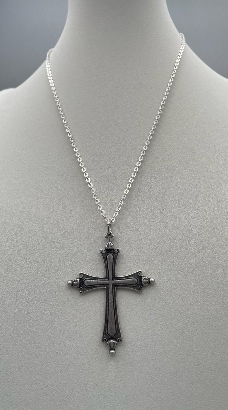 Catenina unisex in argento 46 cm con croce effetto antico 8 x 6 cm