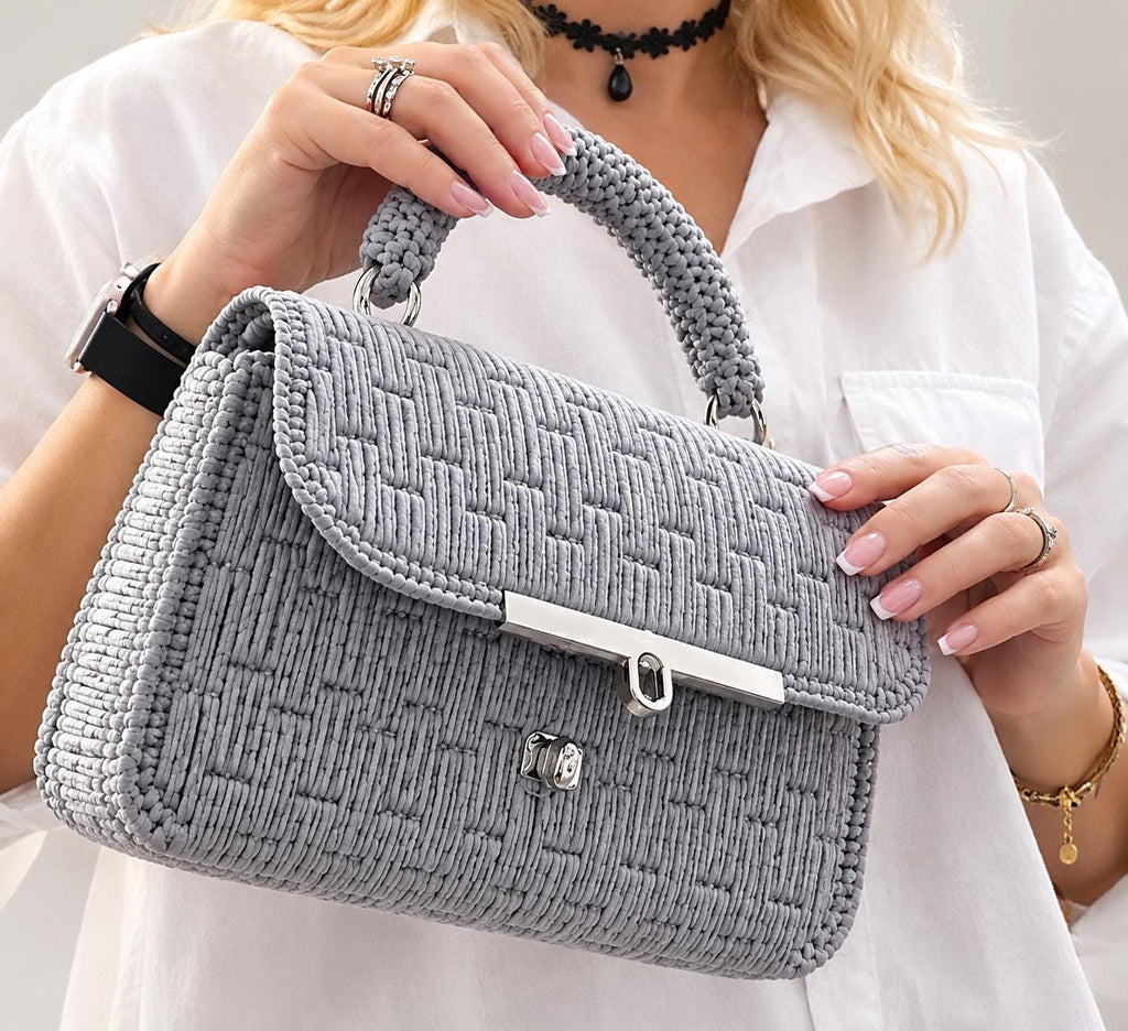 Borsa all'uncinetto fatta a mano – grigio perla