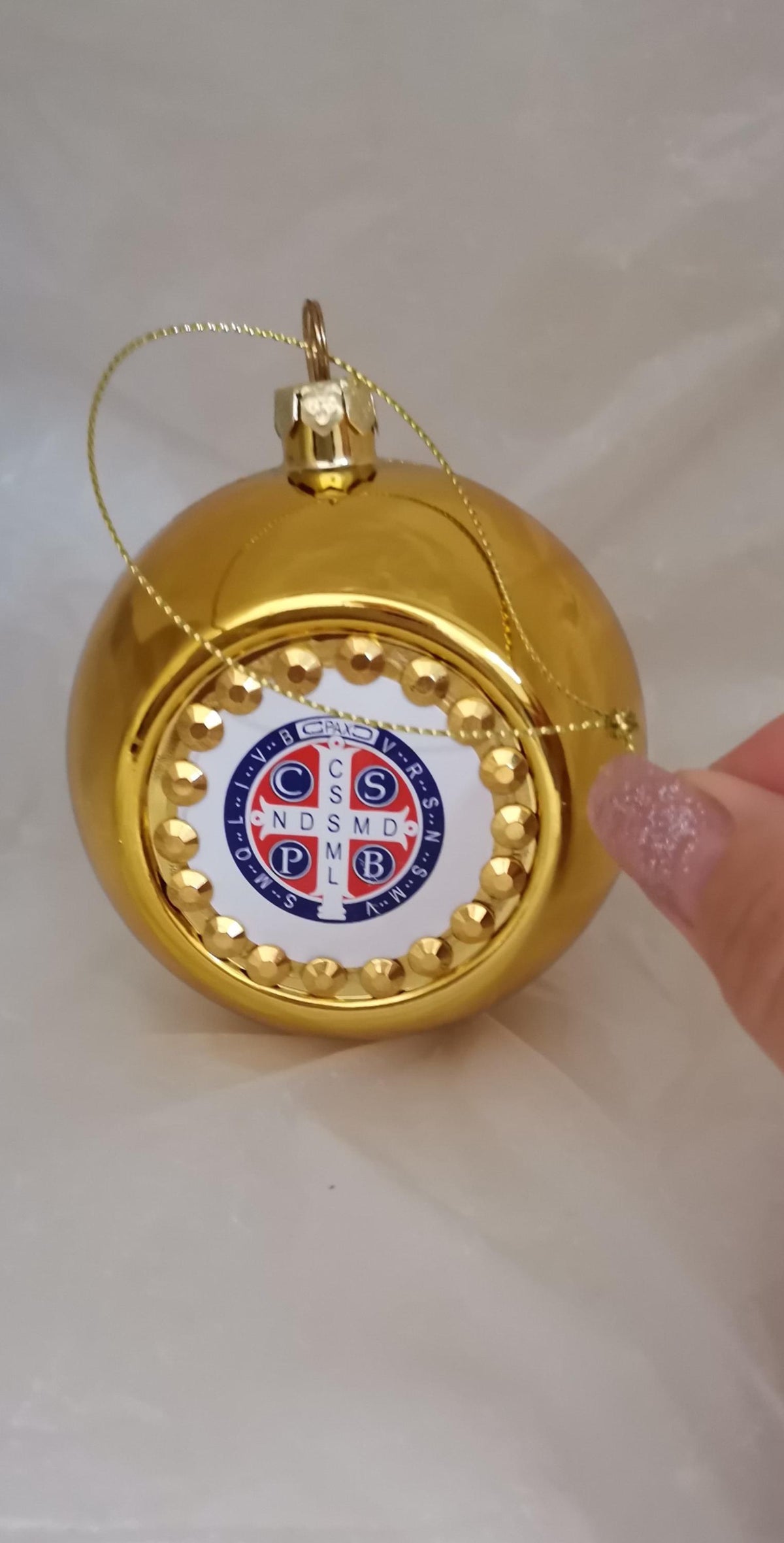 Pallina di Natale Oro con Medaglia di San Benedetto