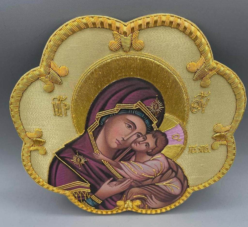 Icona Madonna della Tenerezza ricamata a mano con filo oro