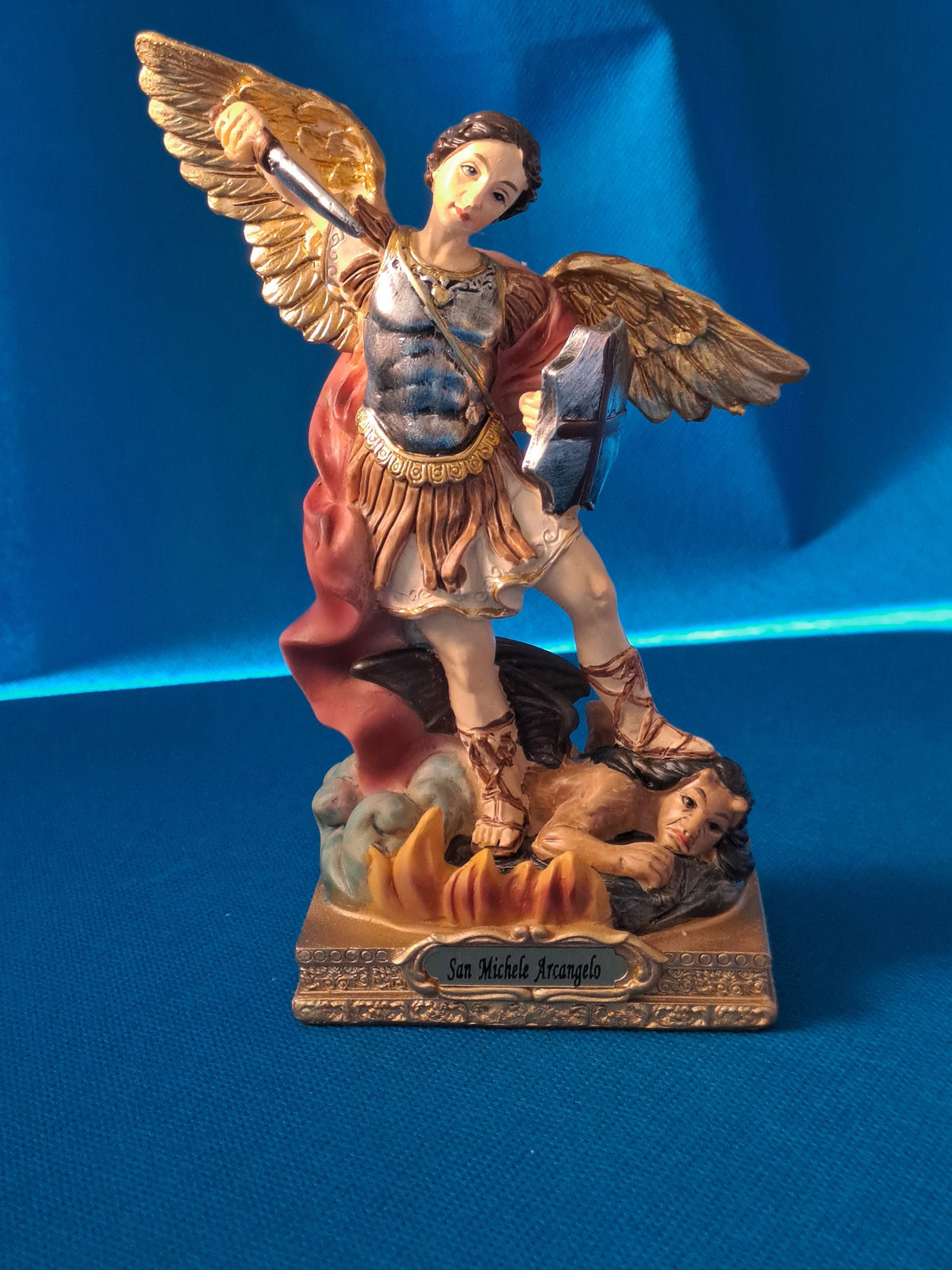 Statue de Saint Michel Archange avec épée en résine peinte – 15 cm