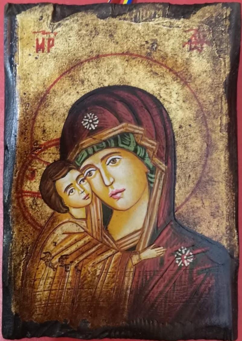 Icona Sacra Madonna della Tenerezza Anticata 18x24 cm – Dipinta a Mano