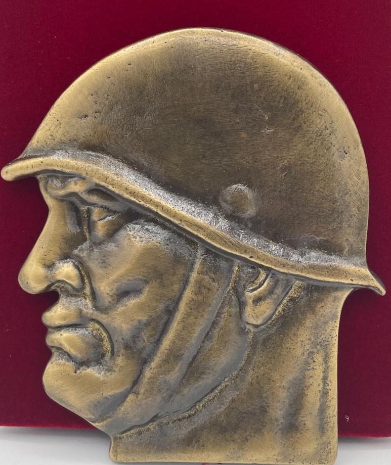 Rostro de Benito Mussolini en metal efecto bronce – 10x11 cm, memorabilia