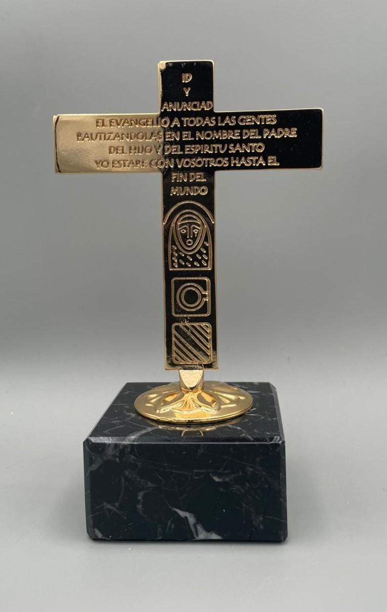 Croce familiare da tavolo in marmo nero e oro – cod. DBK205/11 D