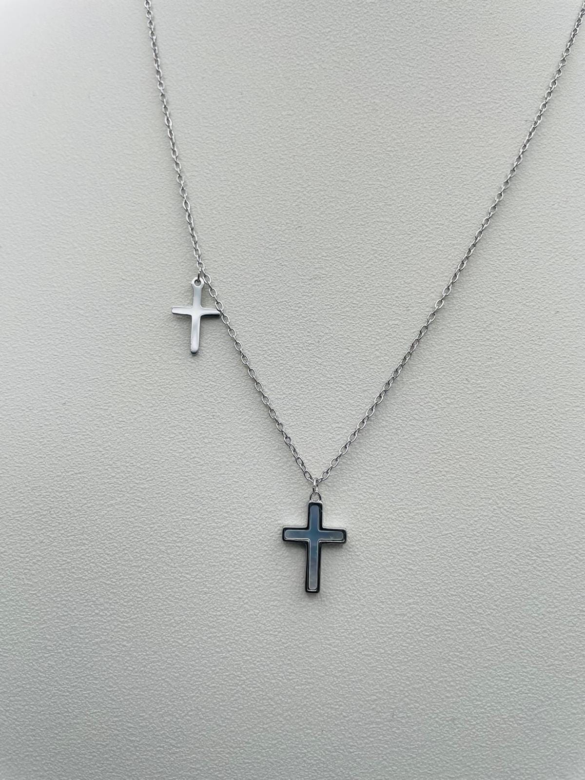 Collana con pendente a doppia croce