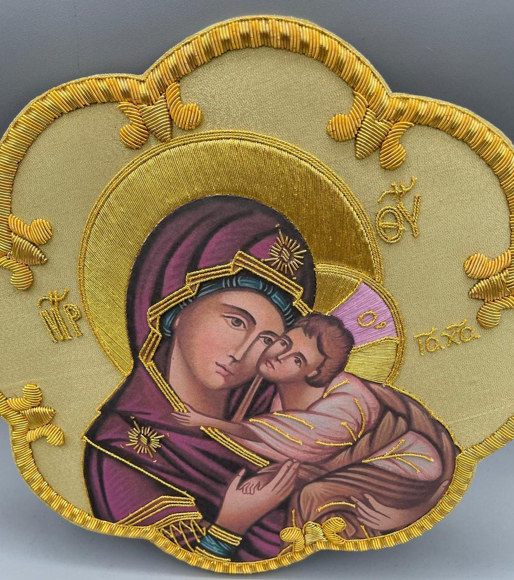 Icona Madonna della Tenerezza ricamata a mano con filo oro