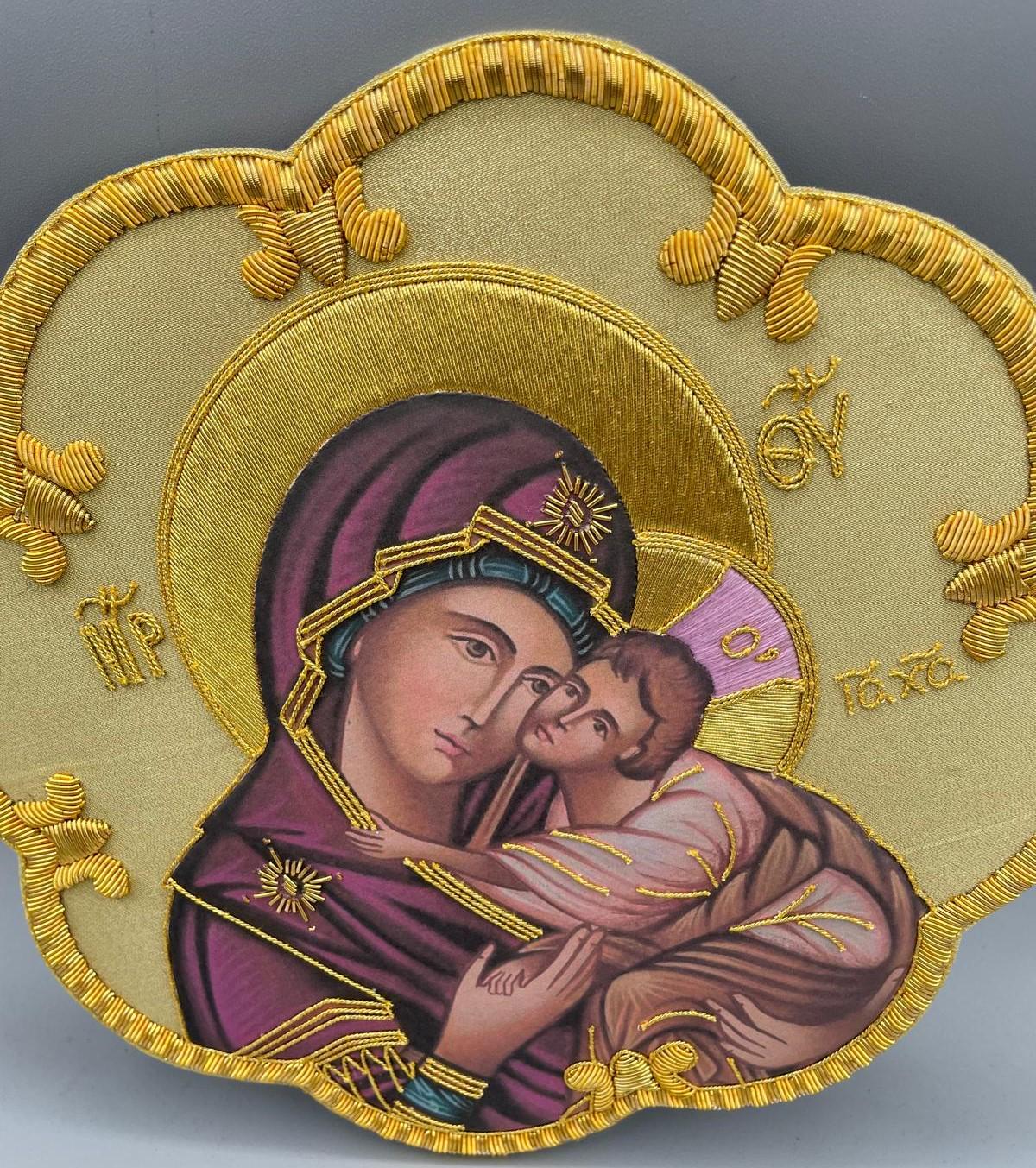Icona Madonna della Tenerezza ricamata a mano con filo oro