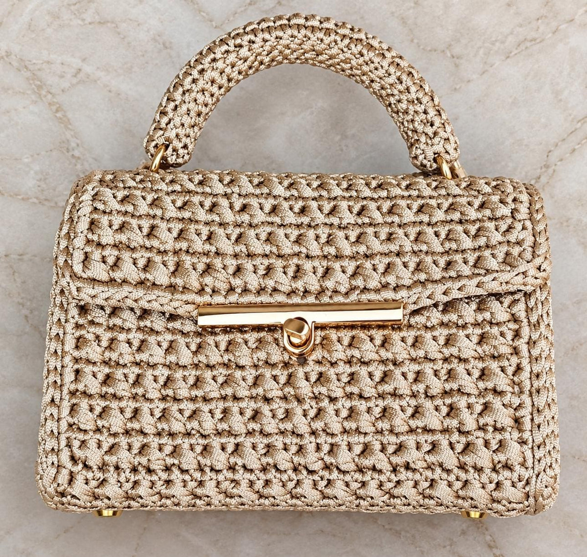 Borsa all'uncinetto fatta a mano – beige oro