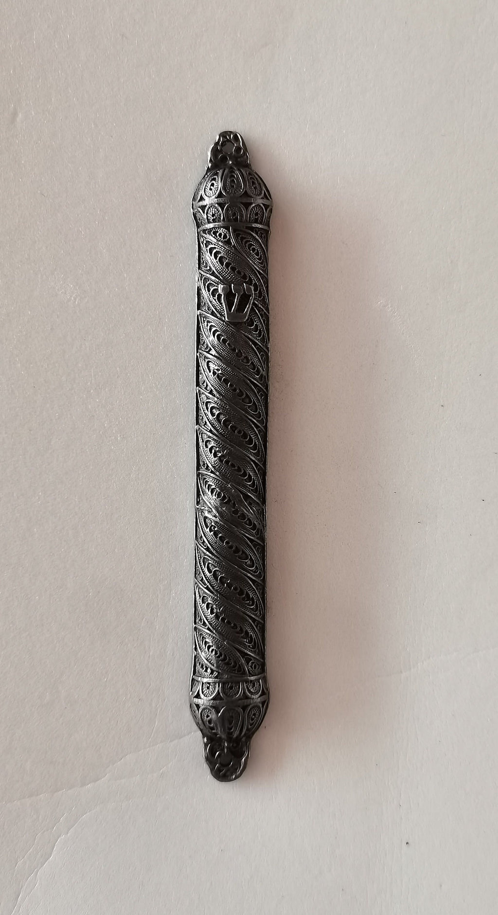 Mezuzah Tonda in Metallo Filigranato Brunito 12 cm