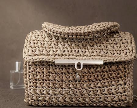 Borsa all'uncinetto fatta a mano – beige oro