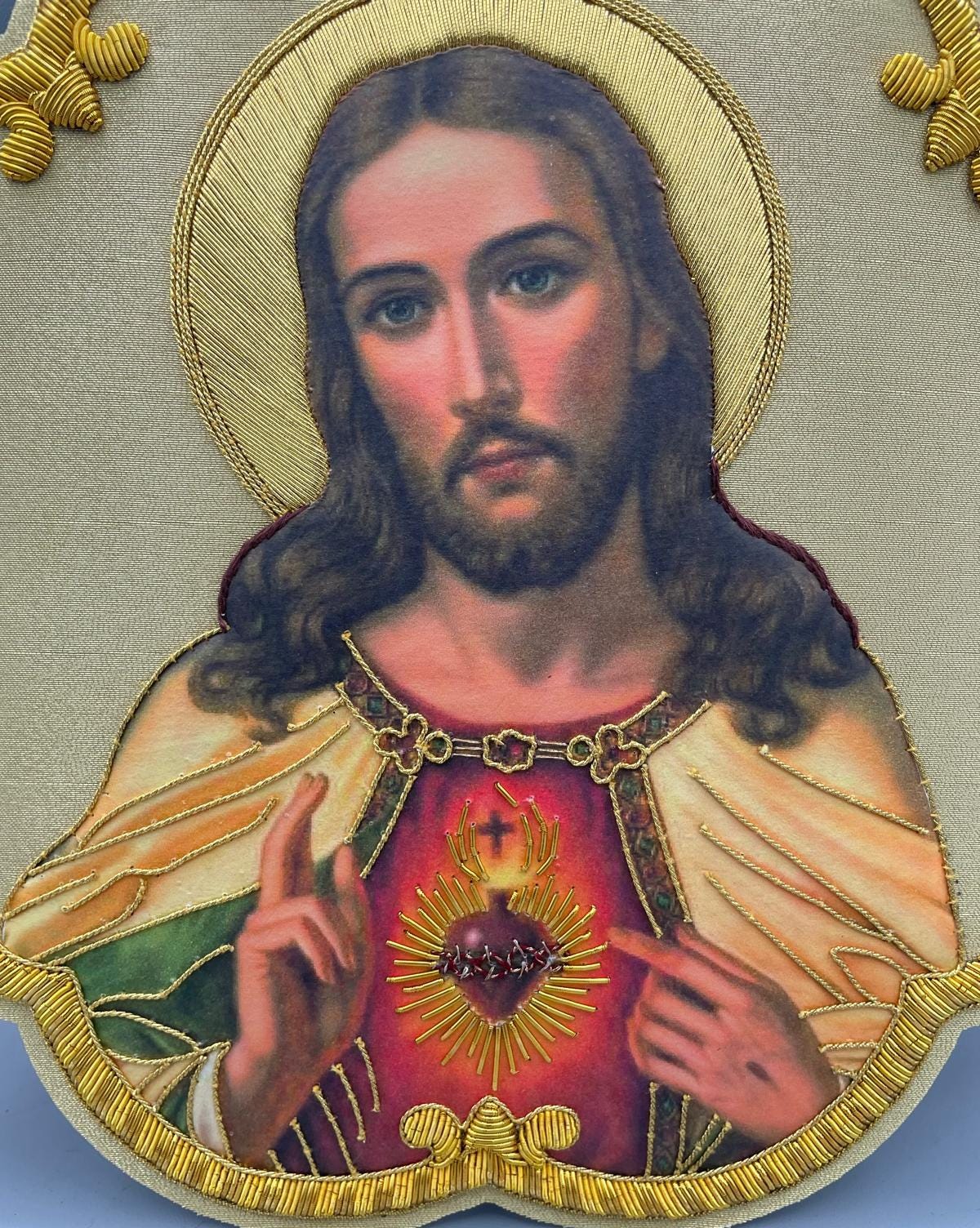 Icona Sacro Cuore di Gesù Ricamata a Mano in Filo Oro 21x21 cm