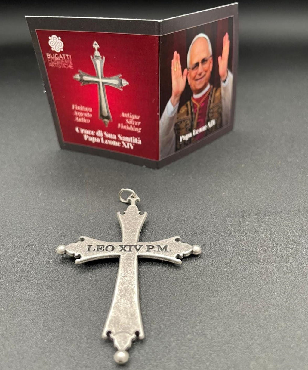 Croix pectorale du pape Léon XIV en argent ancien – 8 x 6 cm – 15 g