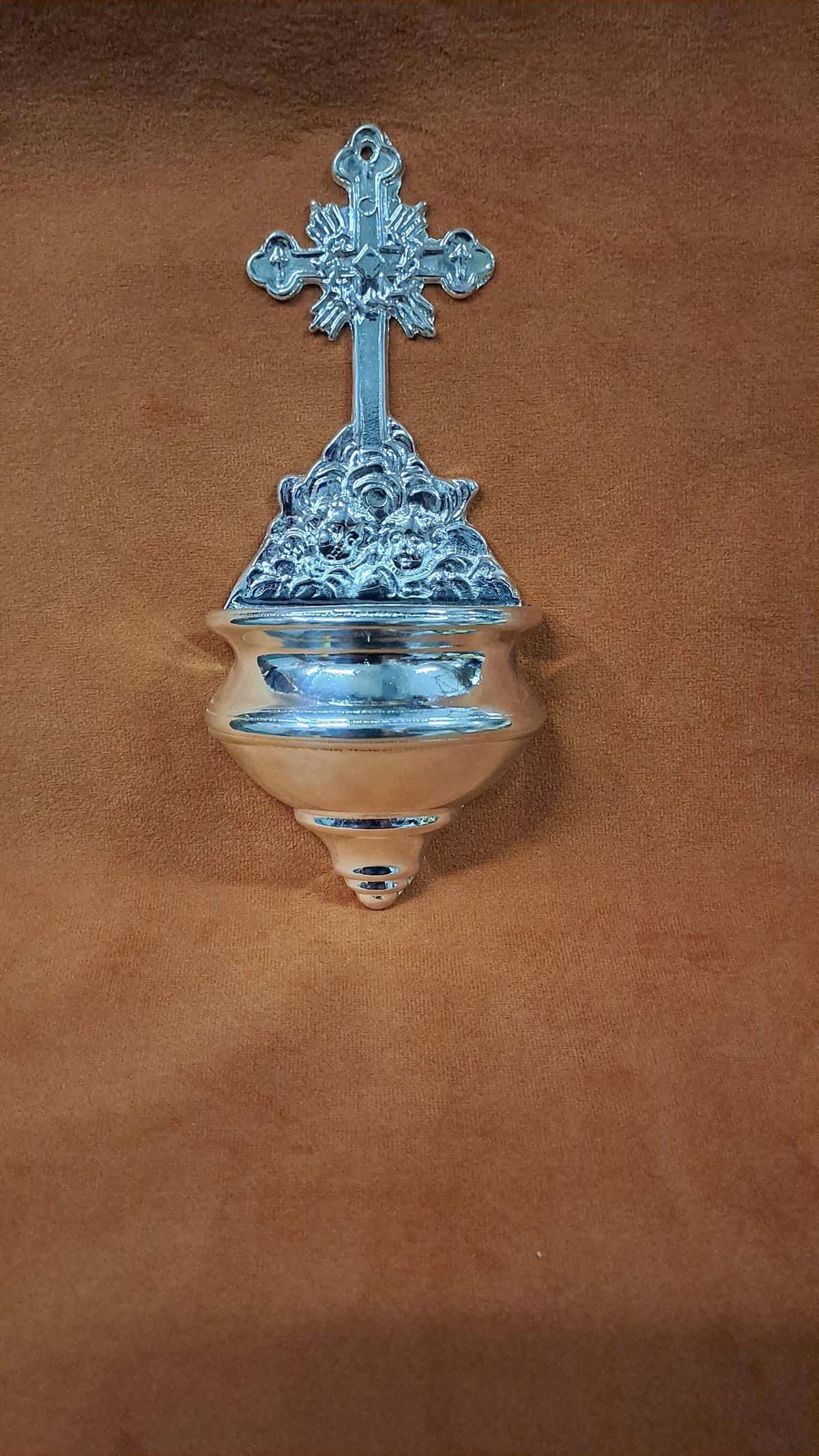 Acquasantiera da muro in ottone argentata cm 19 x 9