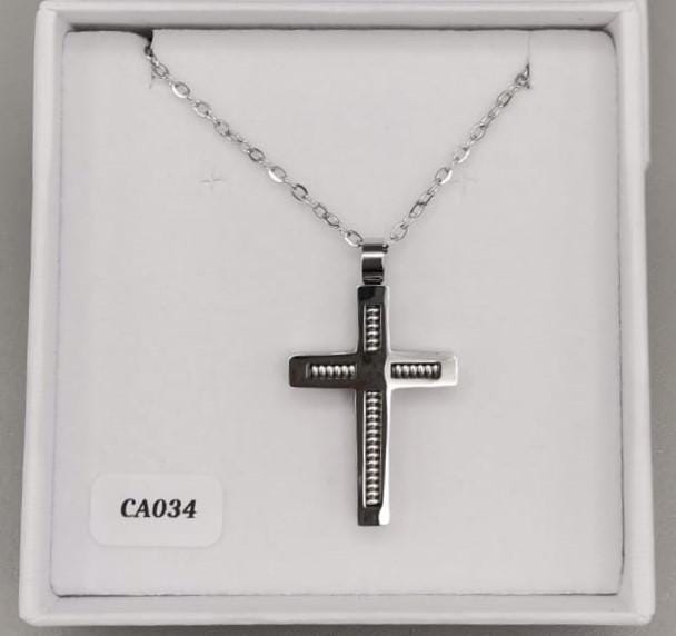 Collana con croce in acciaio inox e catenina