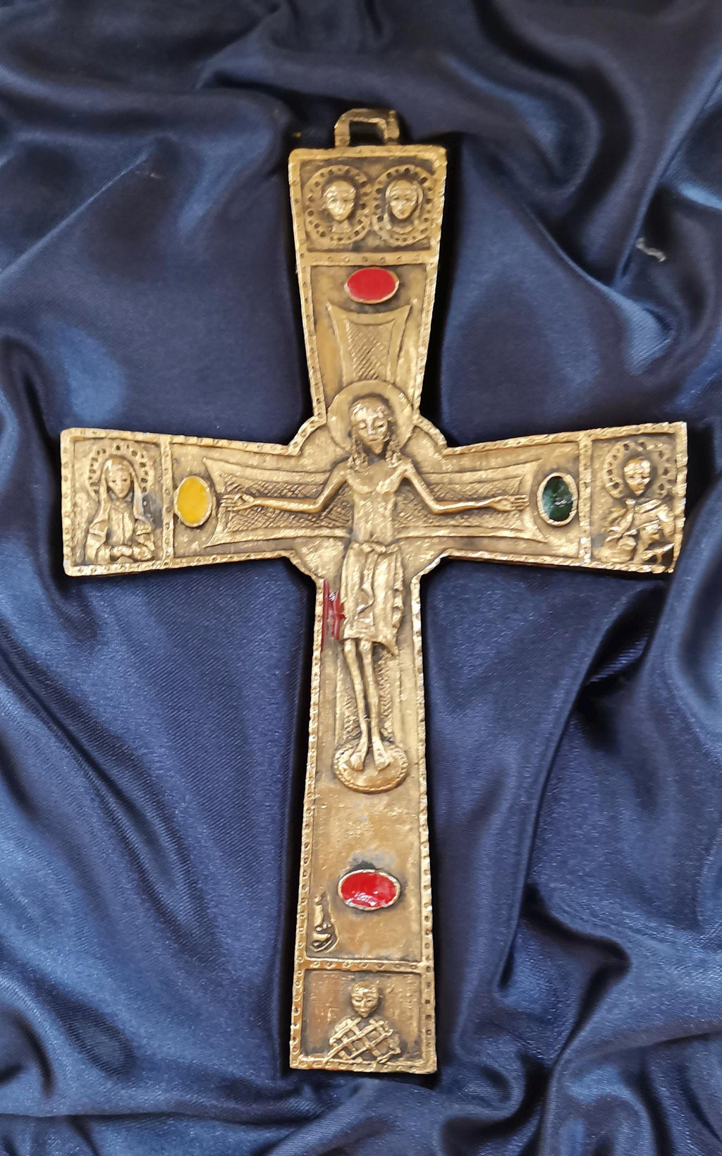 Croce religiosa da parete dorata con Agnello Mistico – 10 x 14,5 cm