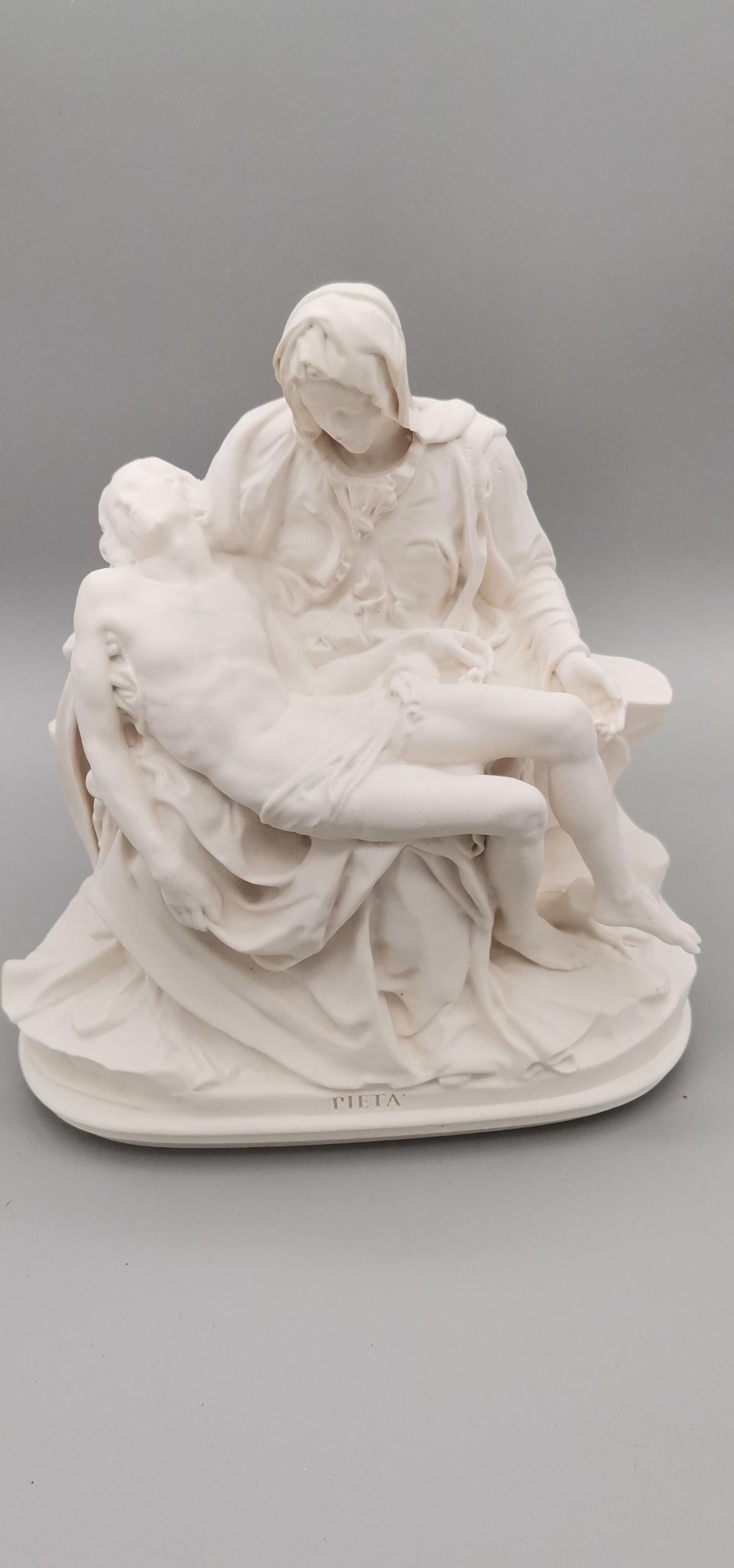 Statue Pietà de Michel-Ange en résine blanche effet marbre – 10 cm