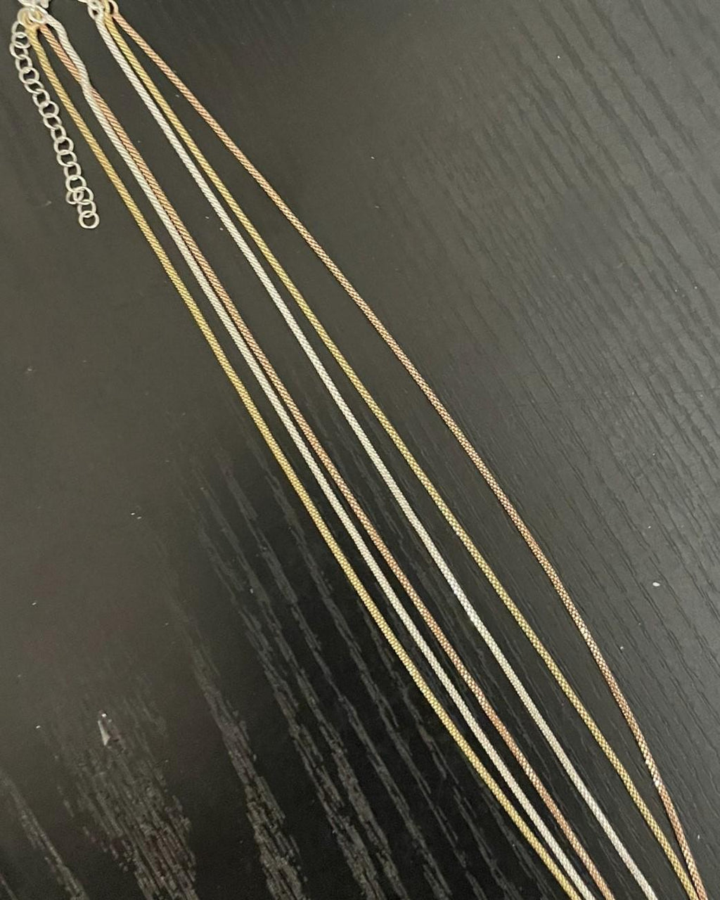 Catenina a tre colori: argento, dorato e oro rosso – 45 cm