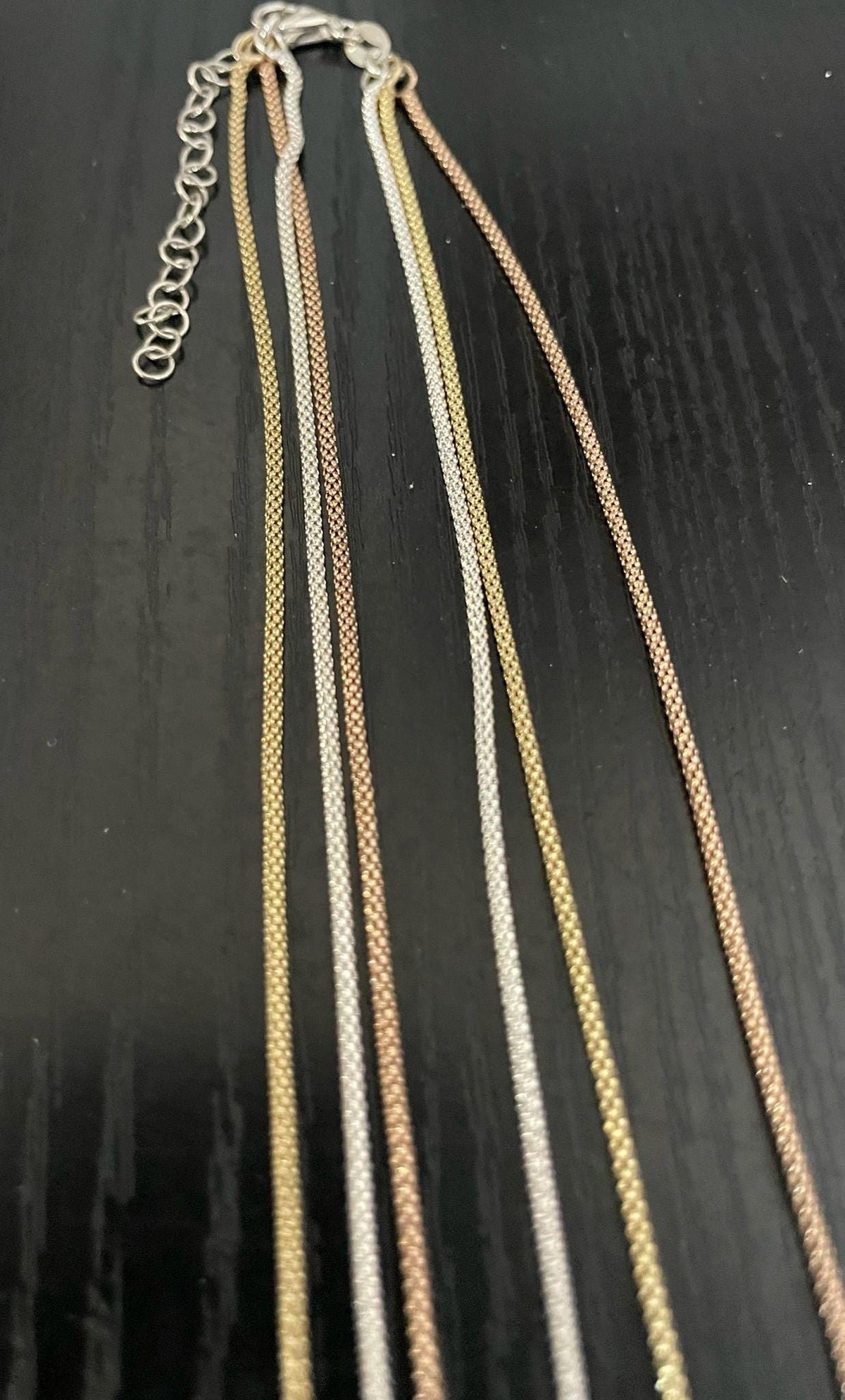 Catenina a tre colori: argento, dorato e oro rosso – 45 cm